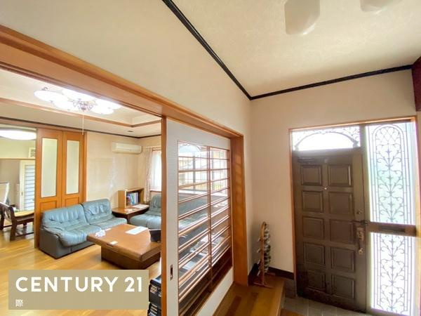 白浜町堅田　中古戸建の居間・リビング