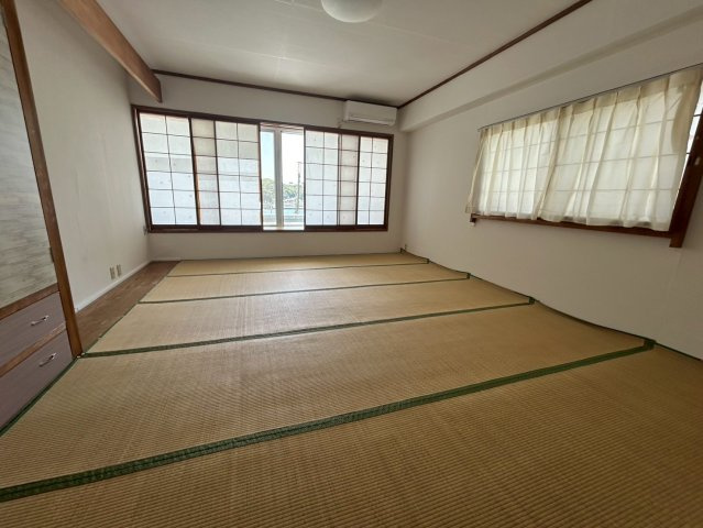 勝浦市松部　ペンションの和室