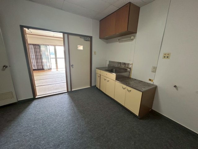 勝浦市松部　ペンションのキッチン