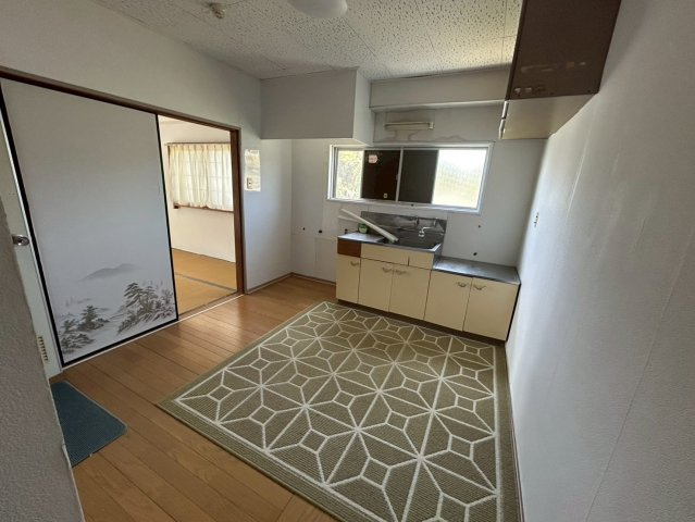 勝浦市松部　ペンションのキッチン