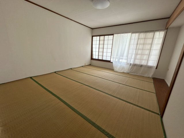 勝浦市松部　ペンションの和室