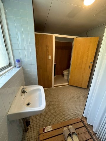 勝浦市松部　ペンションのトイレ