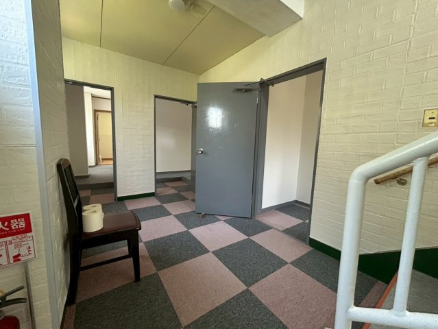 勝浦市松部　ペンションの内装