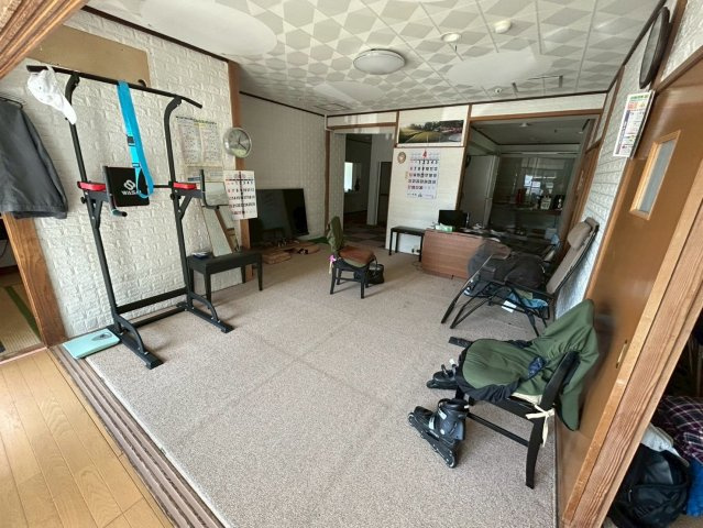 勝浦市松部　ペンションの居間・リビング