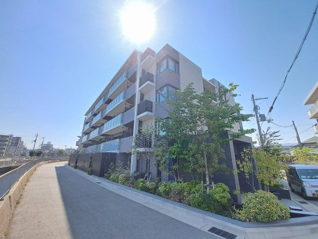 ブランズ甲子園浜田町の外観