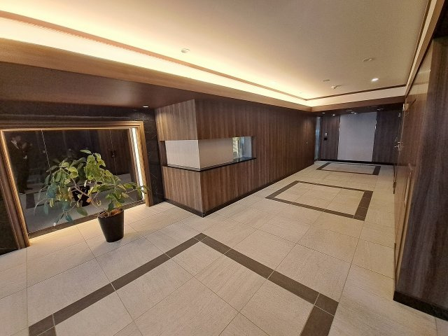 ブランズ甲子園浜田町のエントランス
