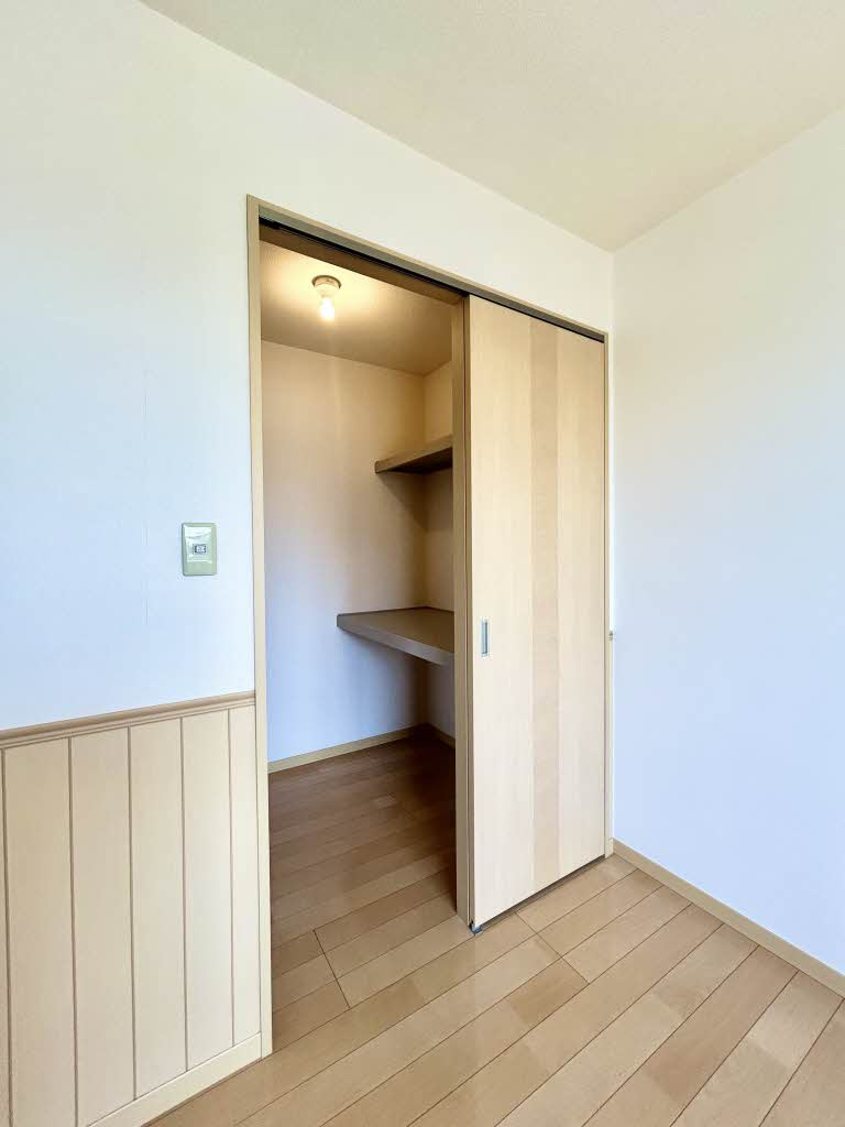 ラ・パルテール新屋敷　Ⅱの収納