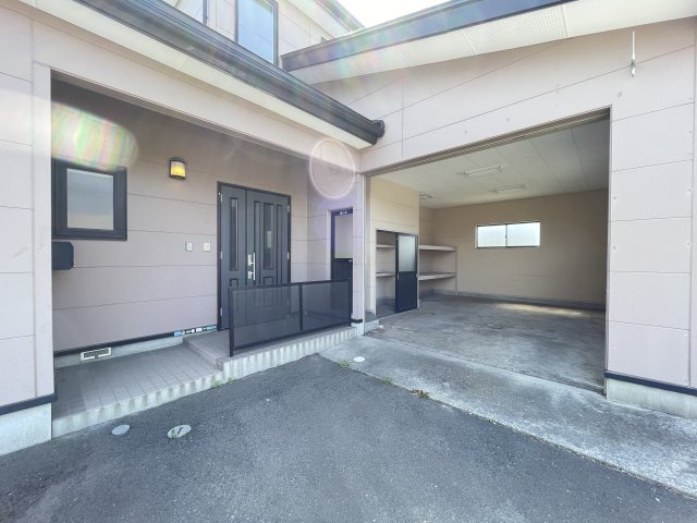 八戸市根城2丁目の駐車場