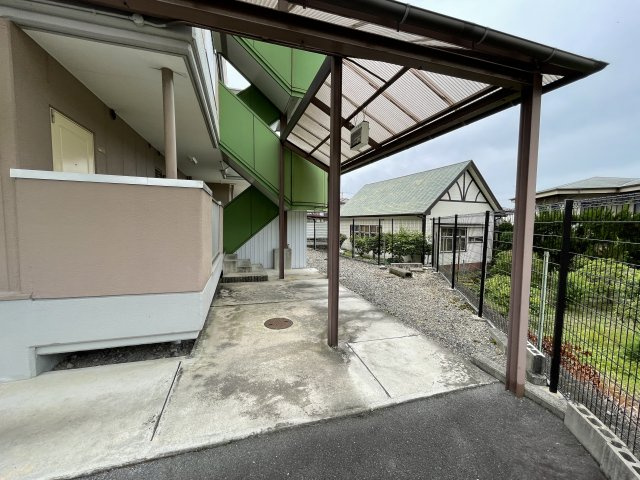 ロイヤル・ハイツのその他共用部分|屋根のある通路