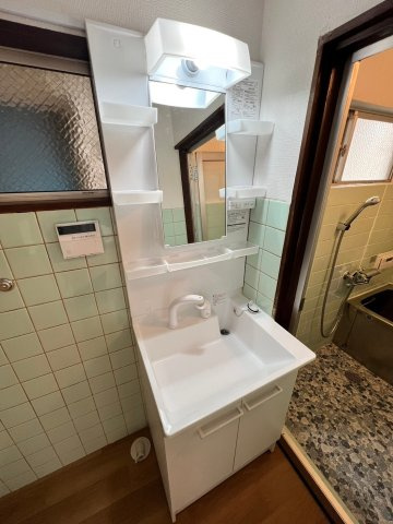 東垂水２丁目貸家の洗面所