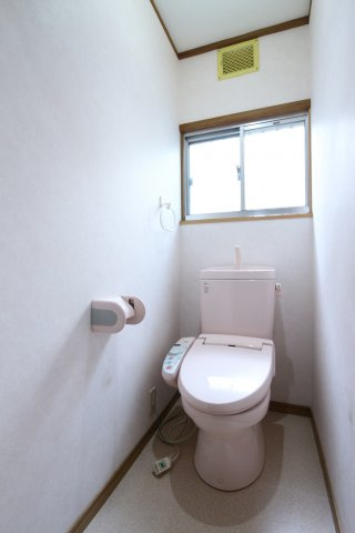 青山台3丁目戸建のトイレ