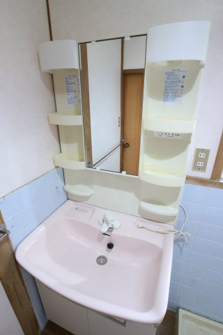 青山台3丁目戸建の洗面所