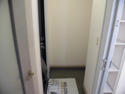 【玄関】 | レーベンパレス B棟