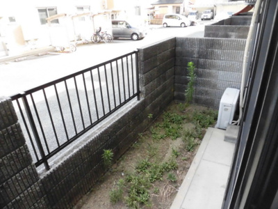 【庭】 | レーベンパレス B棟