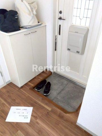 ハイツミニオンの玄関