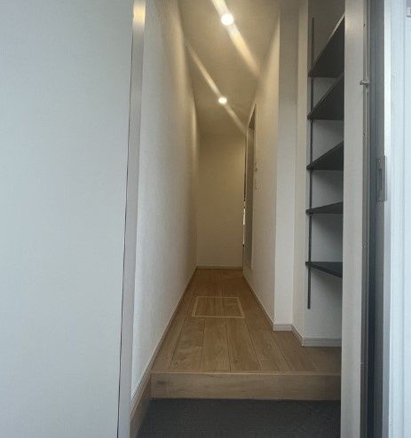 MELDIA西川口Ⅱの玄関|※同シリーズ施工　別物件