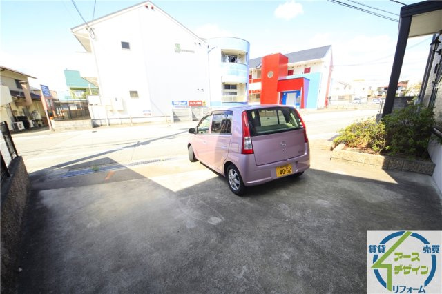 品川様タウンハウスの駐車場