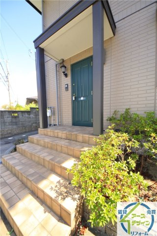 品川様タウンハウスの玄関