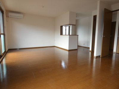 【居間・リビング】 | クレストB | 11帖広々LDK