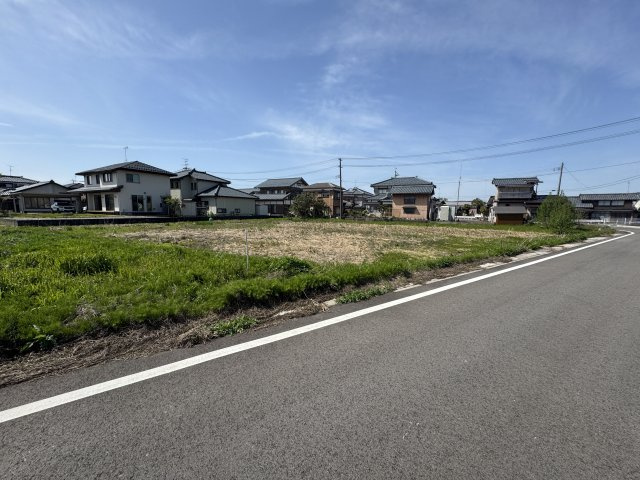 五泉市赤海1丁目　売地の前面道路含む現地写真