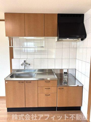 【キッチン】 | サン・ヴィラージュ | 吊戸棚付きキッチン