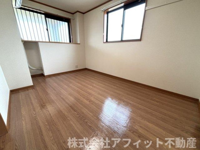 【寝室】 | サン・ヴィラージュ | 洋室5.9帖