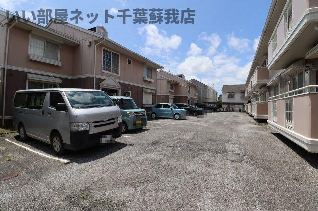 ウィステリアおゆみ野　Ａの駐車場|駐車場があります