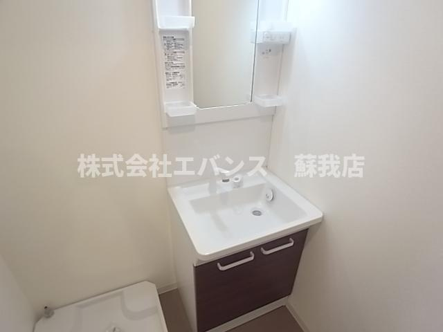 【独立洗面台】 | ジーメゾン千葉浜野プラージュ | 独立洗面台、小物を置くことができて便利です