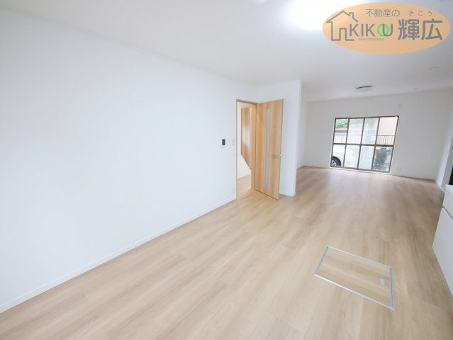 【居間・リビング】 | 明石市大久保町大窪　中古戸建