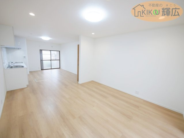 【居間・リビング】 | 明石市大久保町大窪　中古戸建