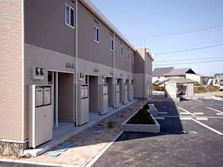 【玄関】 | レオパレスマルベリー金磯 | 備品や設備仕様は号室等により異なります現地をご確認下さい。