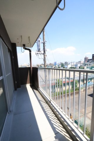 高杉雅ハイツのバルコニー
