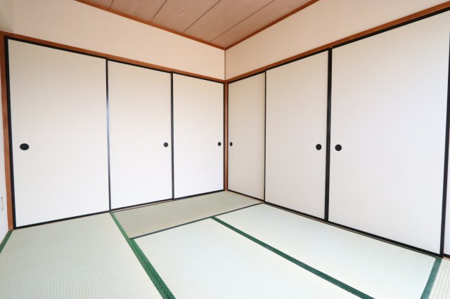 高杉雅ハイツの和室|6帖西和室になります