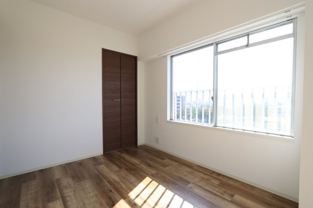 伊藤ハイツ　５０１号室の洋室