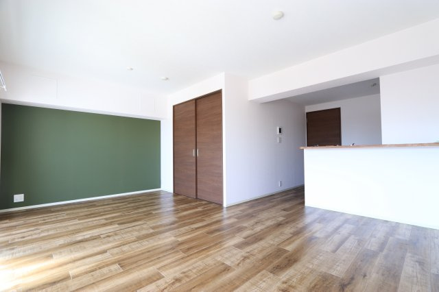 伊藤ハイツ　５０１号室の居間・リビング