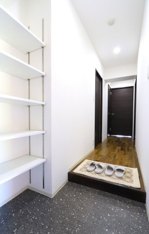 伊藤ハイツ　１０１号室の玄関