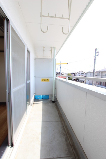 立華マンションのバルコニー|現況と相違する場合は現況を優先します。