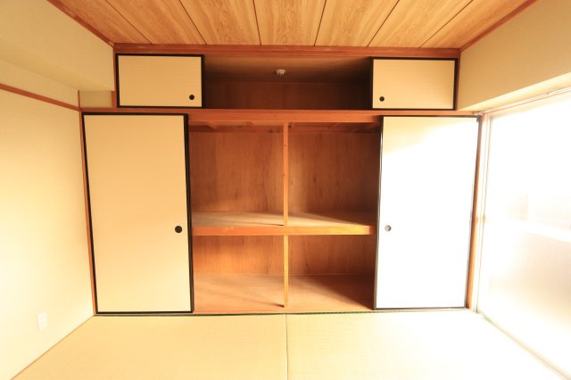 光ハイツの収納