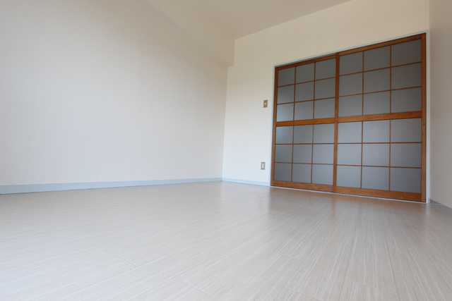 明正第２雅ハイツの居間・リビング