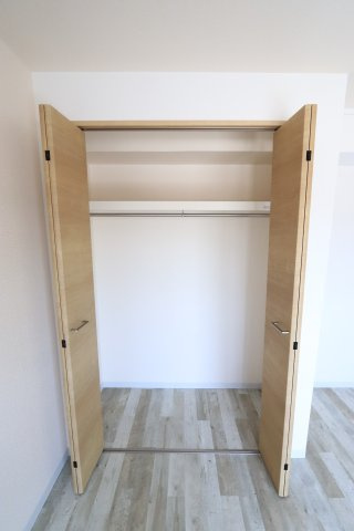 メゾン岩室の収納|6.8帖南洋室収納になります