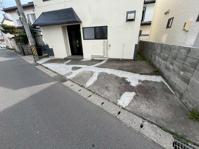 中古住宅　長野市栗田の駐車場|駐車スペースです♪
