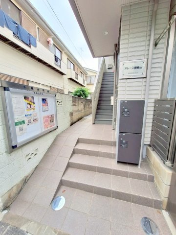 アレーズ御殿山のエントランス
