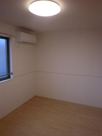 プランドール　スギＡの内装|明るい色調の室内です