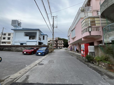 【前面道路含む現地写真】 | 宜野湾市真志喜（全3棟）3号棟　 | ※南西側公道6m♪