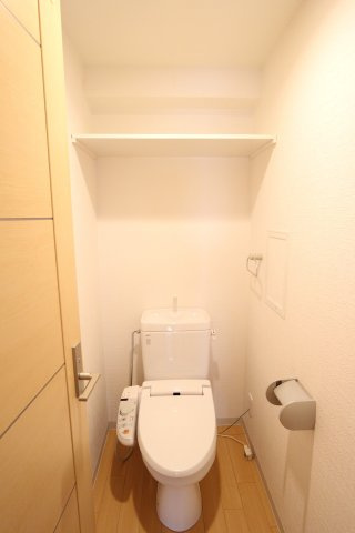 シャトー橿原のトイレ|温水洗浄便座付きトイレ