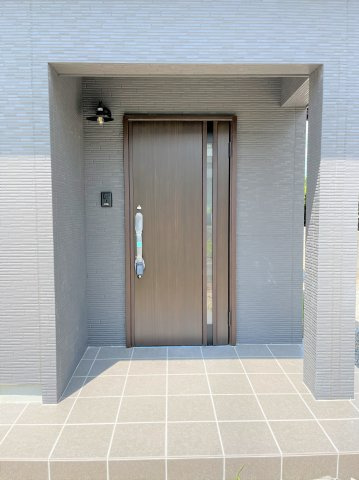 【玄関】 | 仲介手数料無料！西宇部小学校に通えるリフォーム済み中古住宅　宇部市西宇部北５丁目 | 毎日通る玄関はこちらです
