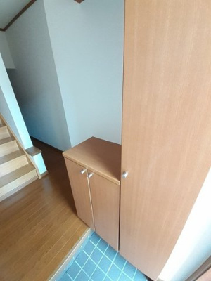 【玄関】 | アンソレイユＡ | 収納もある玄関です