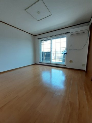 【居間・リビング】 | アンソレイユＡ | こちらの居間で趣味の時間をお楽しみください