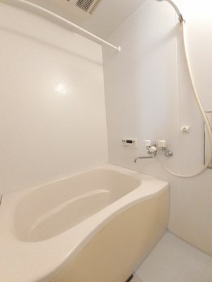 【浴室】 | アンソレイユＡ | ゆったり過ごせるお風呂です