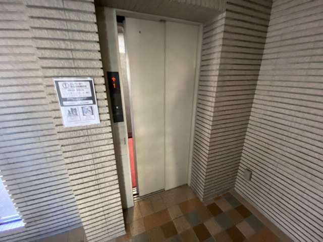 ダイナース千代田橋のその他共用部分|☆エレベーター☆
重い荷物があるときも安心です！